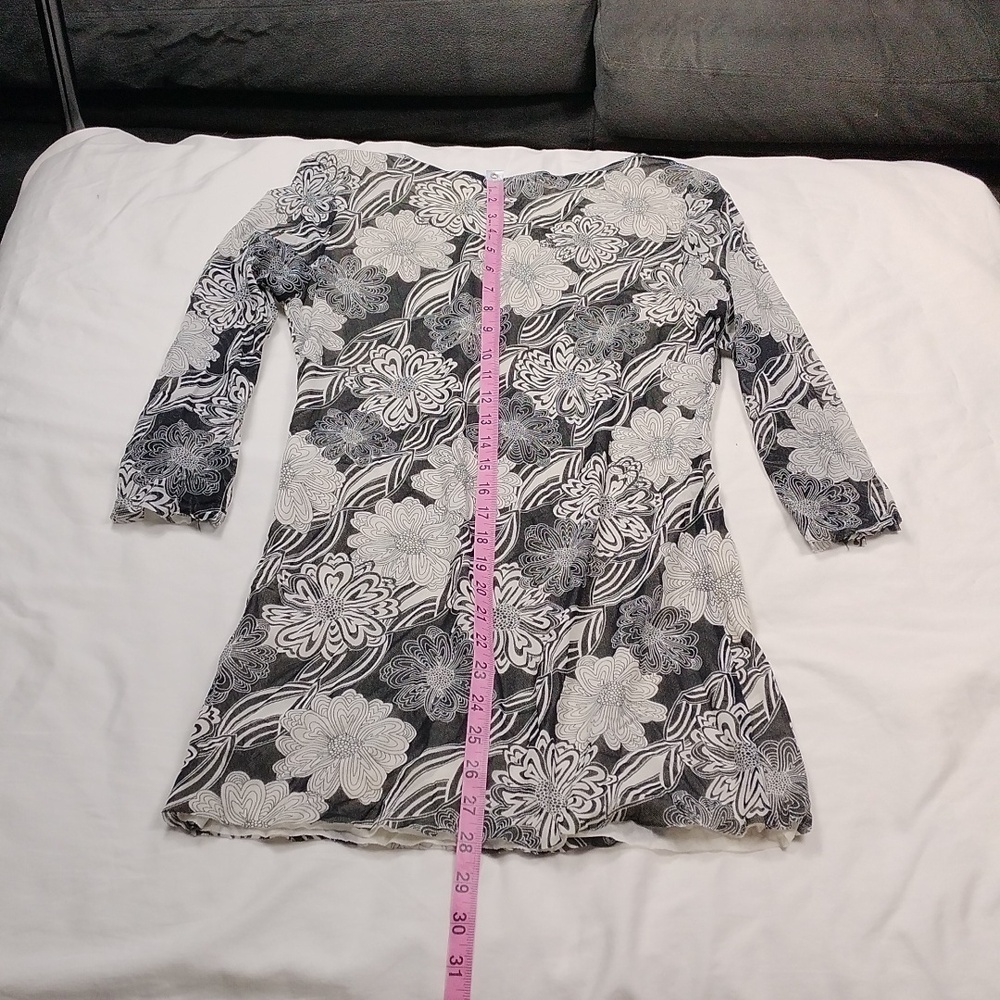 CAbi women's v neck short sleeved top size Large - Picture 10 of 13